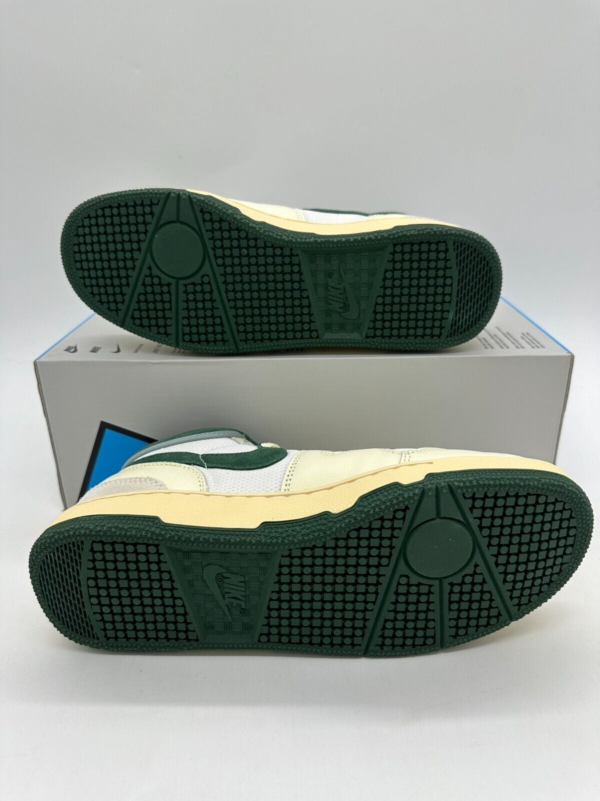 Nike Attack Men's Size 6.5 Women's Size 8 Cream Athletic Shoes FZ2097 100