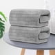 thumbnail image 4 of Toalla de baño de terciopelo con copos de nieve, absorbente, para uso doméstico, no suelta pelusa, ideal para salones de belleza, albornoz, toalla de baño, paño de baño., 4 of 6