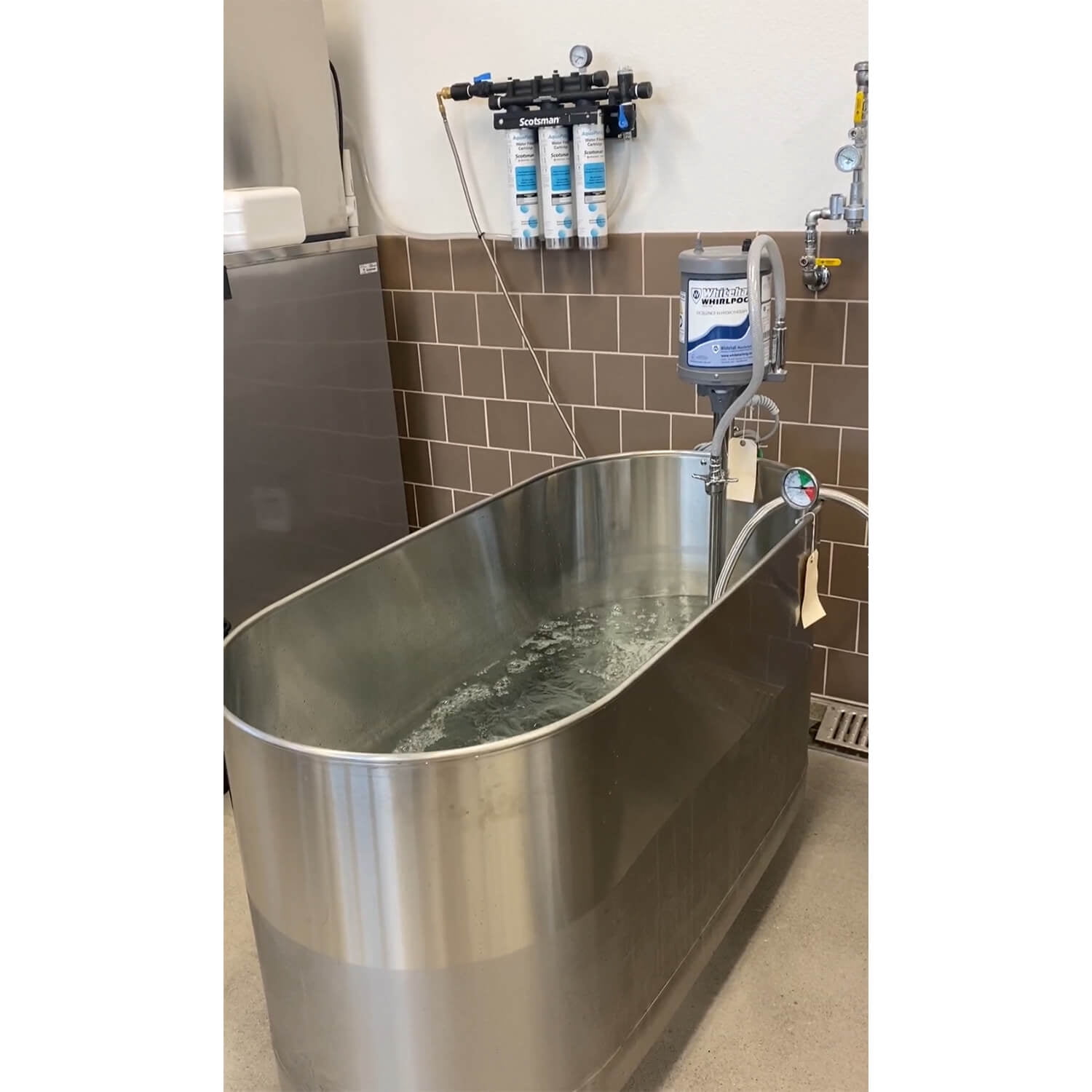 90 Gallons Stationary Sports Hydrotherapy Whirlpool Tub W/ Legs