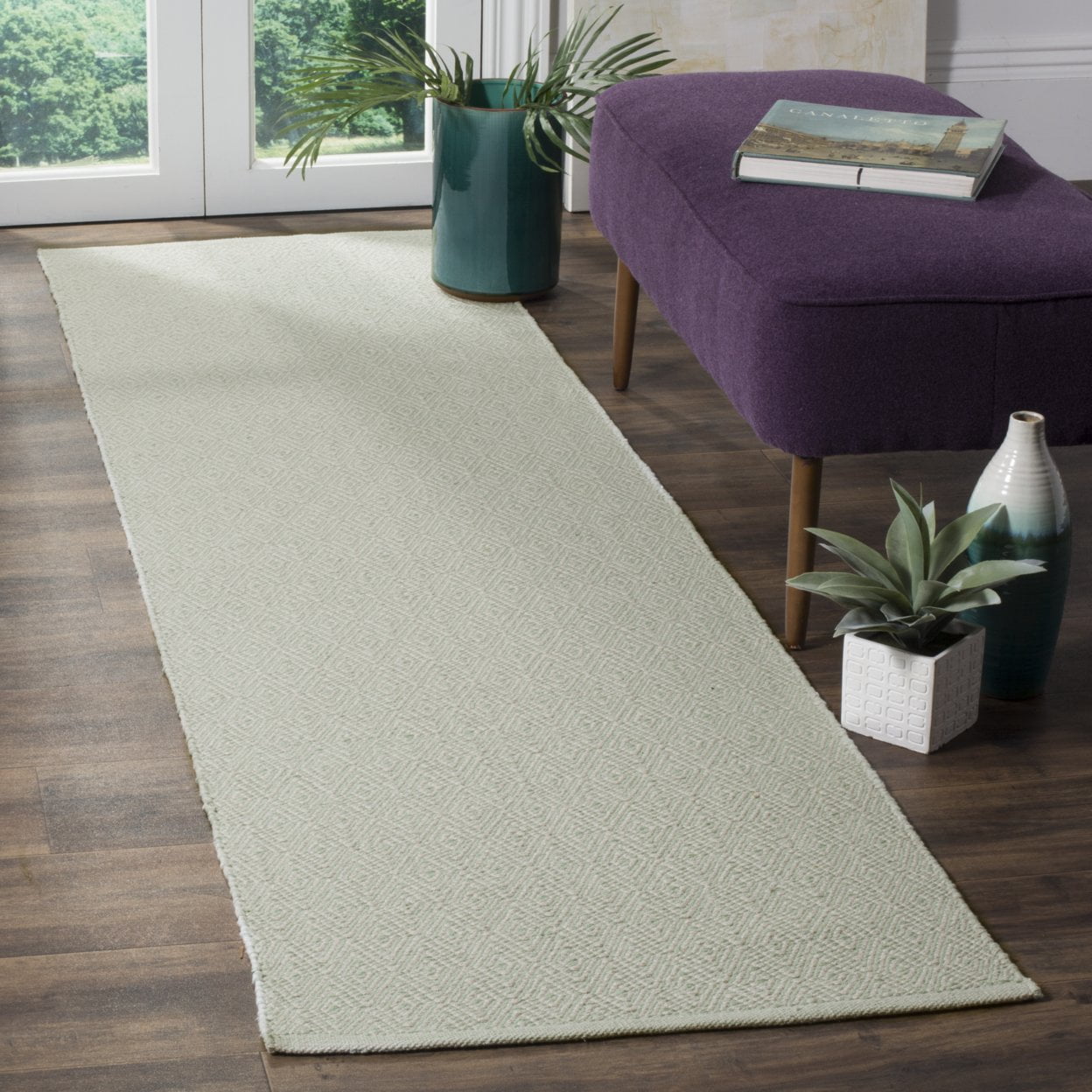 SAFAVIEH Montauk Terrence Geometric Diamond Cotton Area Rug, Ivory/Foam Green, 6' x 6' Round
