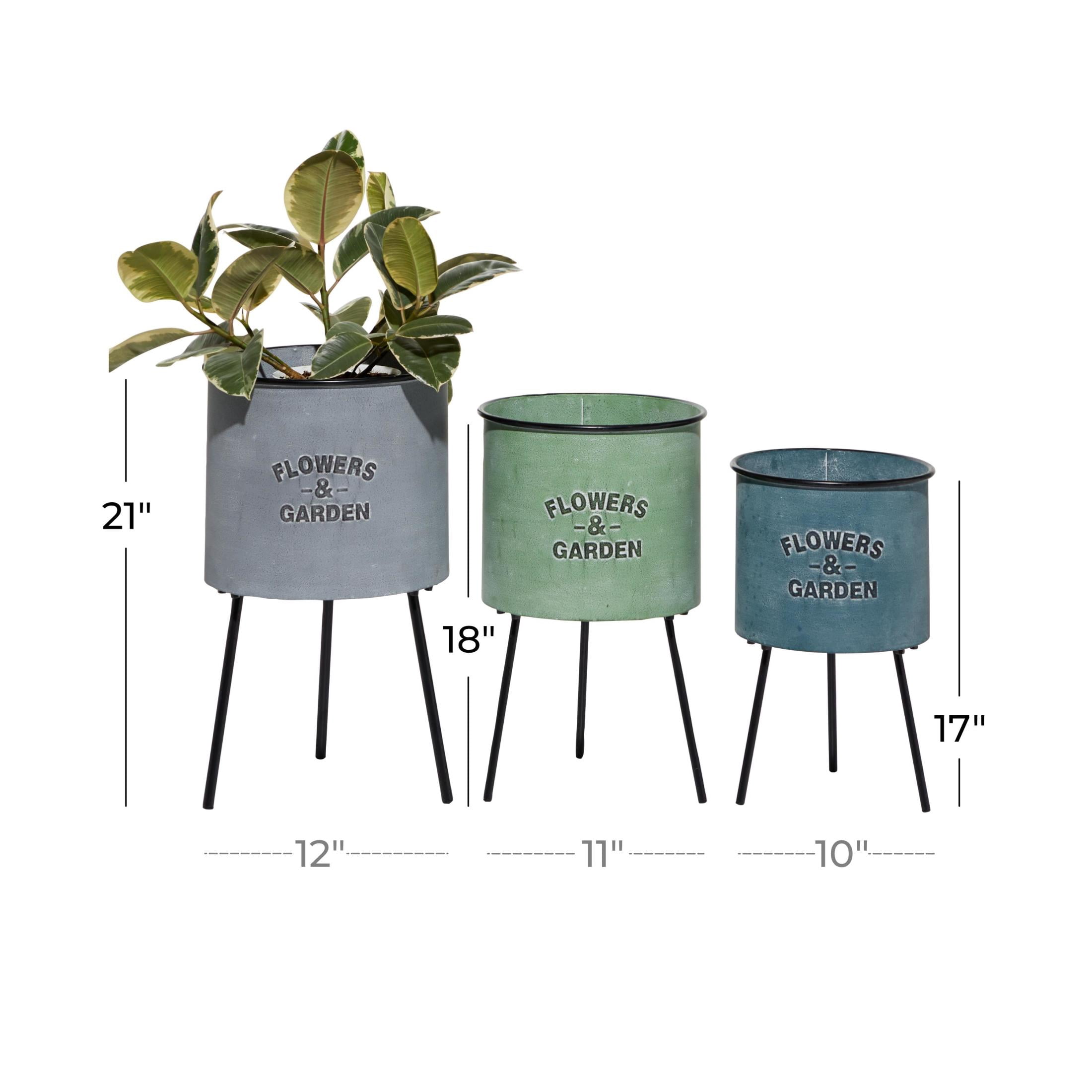 DecMode 20", 18", 16"H Blue Metal Text Planter with Flowers And Garden Text and Black Tripod Legs (3 Count)