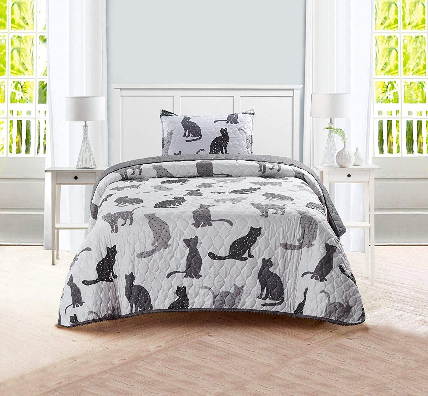 Sleeping Partners Gray Kitty Cat Pompom Trimmed Quilt and Pillow Shams
