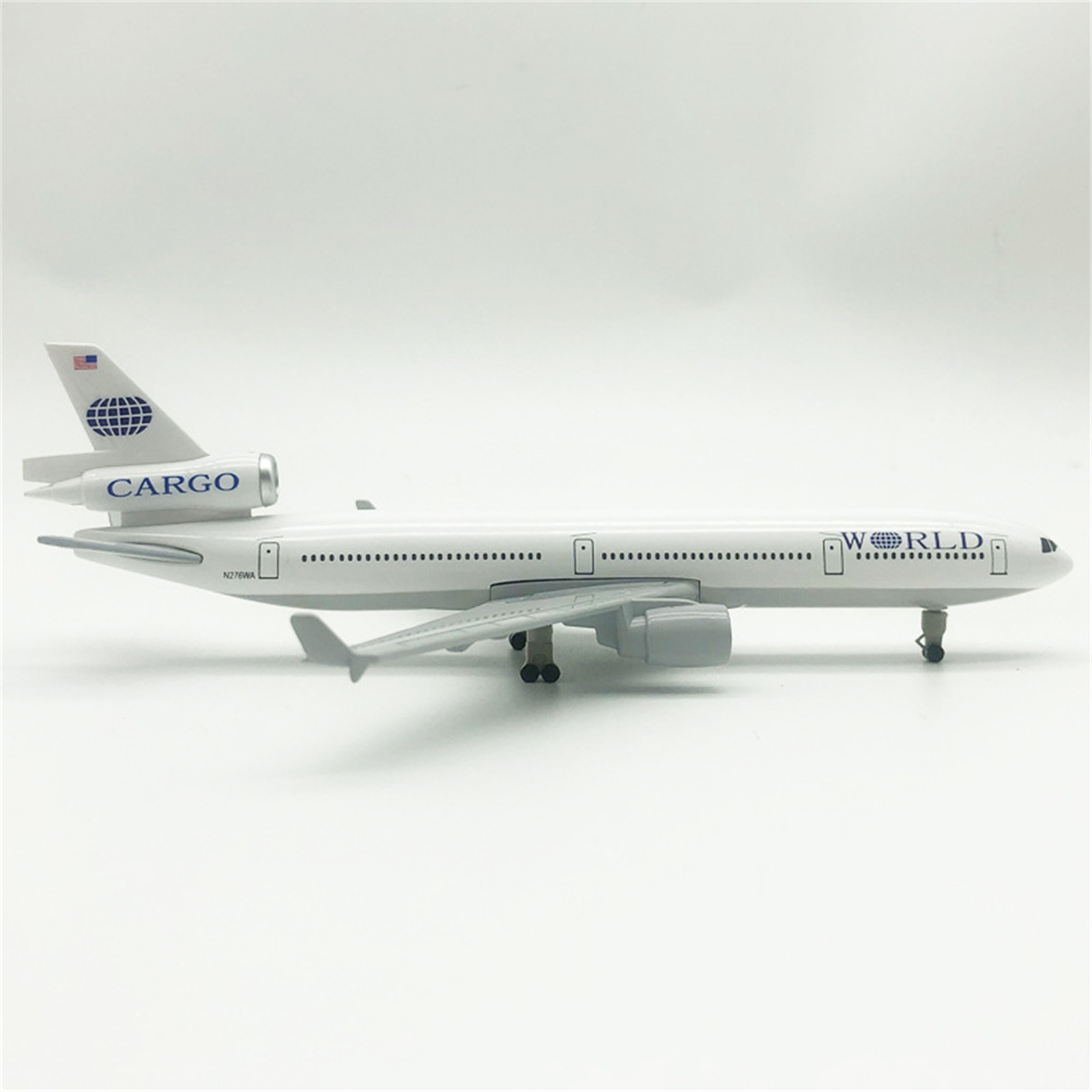 Collectible USA Cargo MD-11 Airplane Model Retro and Elegant for Aviation Enthusiasts Gifts, 21CM Length