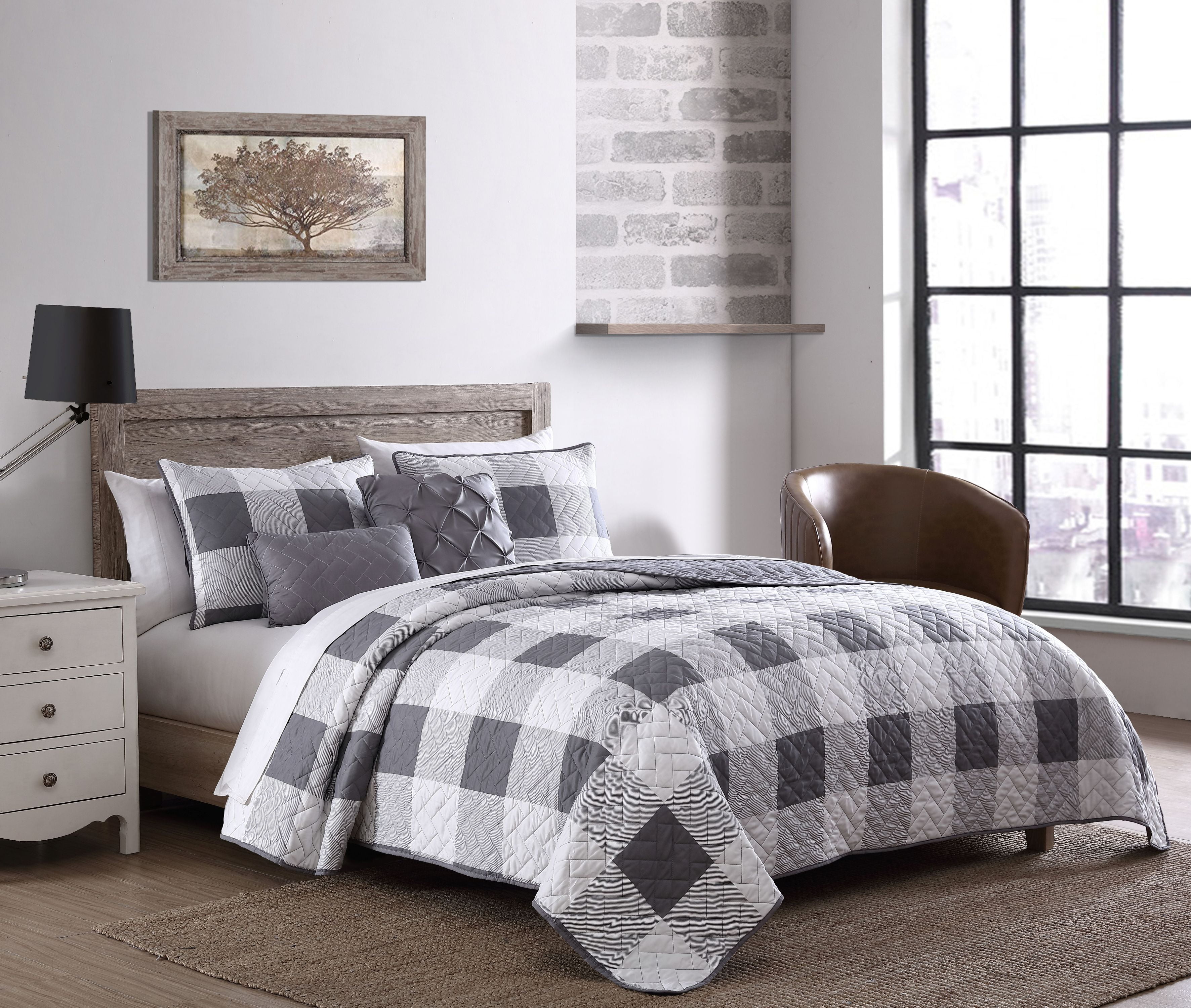 Buffalo Plaid 5pc Gray and White Queen Quilt Set with Throw Pillows