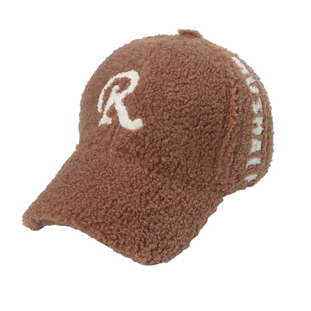 Gorro de invierno con agujero para cola de caballo para hombre y mujer, gorra de béisbol de lana de cordero con letras Cien R para viajes al aire libre, protección cálida para los oídos