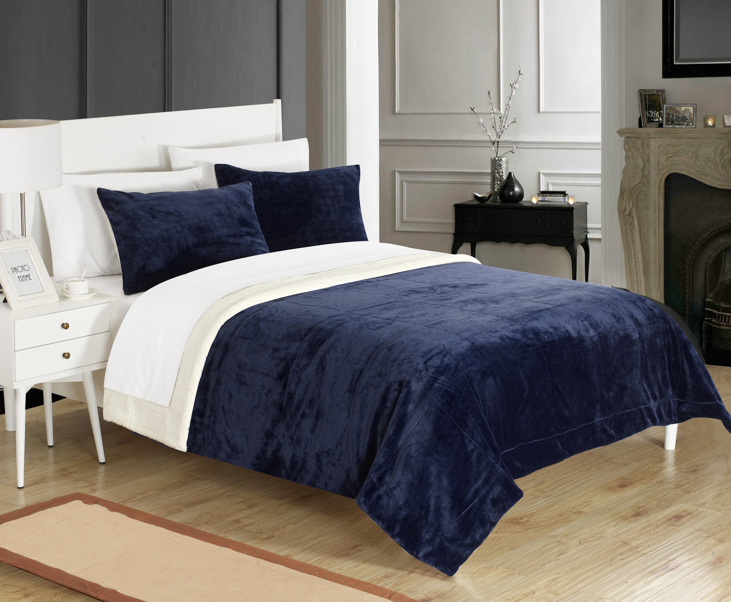 **NEW** Room Essentials Micromink Plush Bed Blanket King Navy 