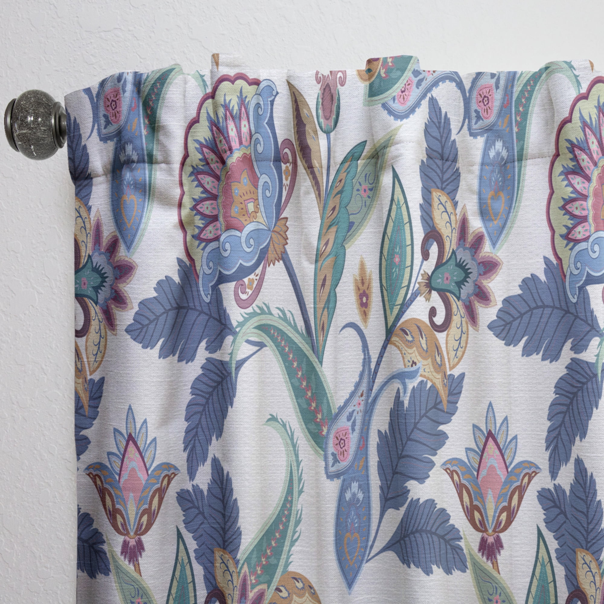 Designart 'Paisley Pattern Fantasy Flowers' Traditional Curtain Panel