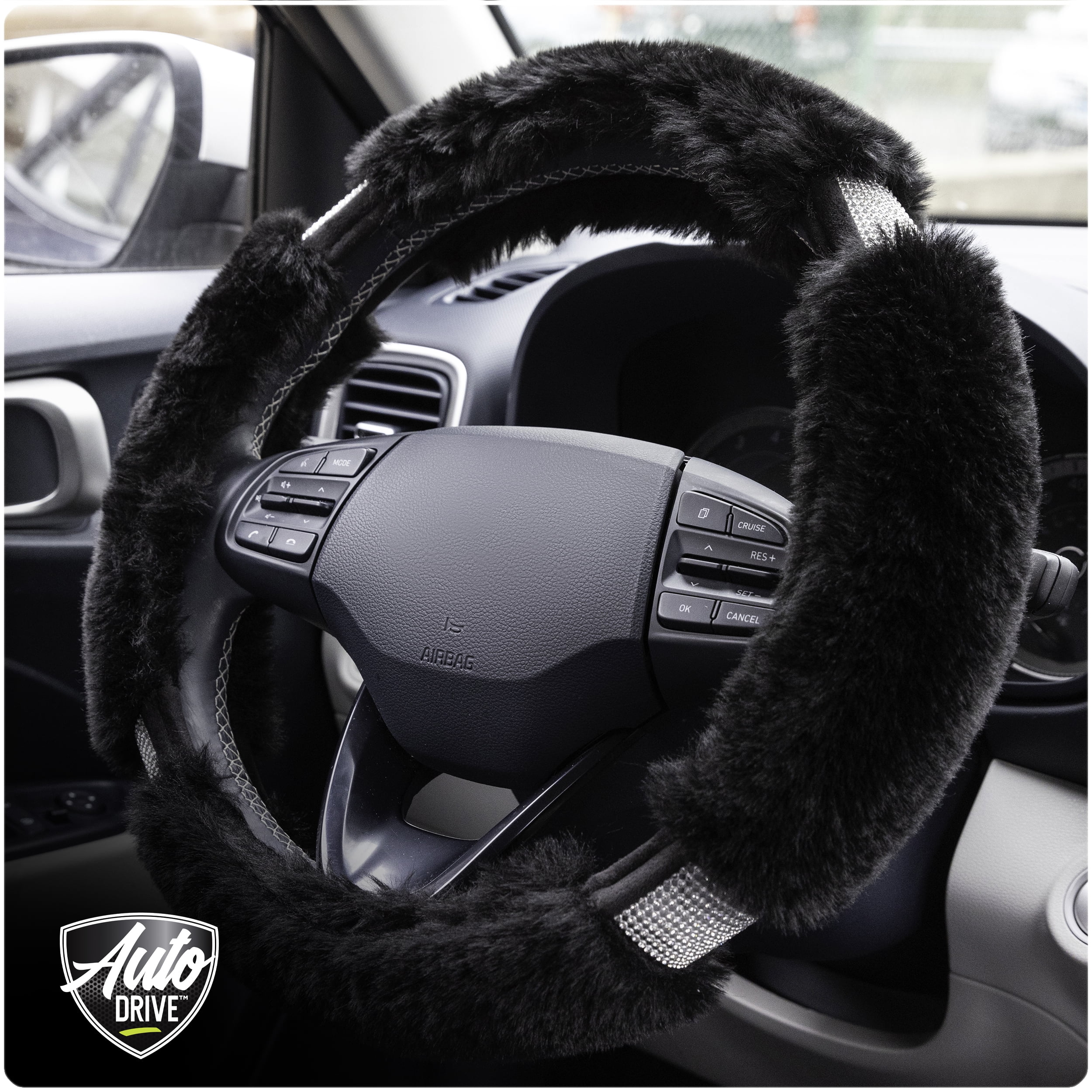 Gold Chains Dollar Sign Checkered Black White Steering Wheel Cover Softy  Breathable Anti-Slip Car Accessories for Women Girly Auto Interior Decor  Universal 15 Inch : : Automotive