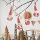 thumbnail image 2 of Adornos navideños de duende, peluche de muñeco navideño, decoración hecha a mano, muñeco de hip hop para fiestas navideñas, decoración de jardín (rojo), 2 of 6