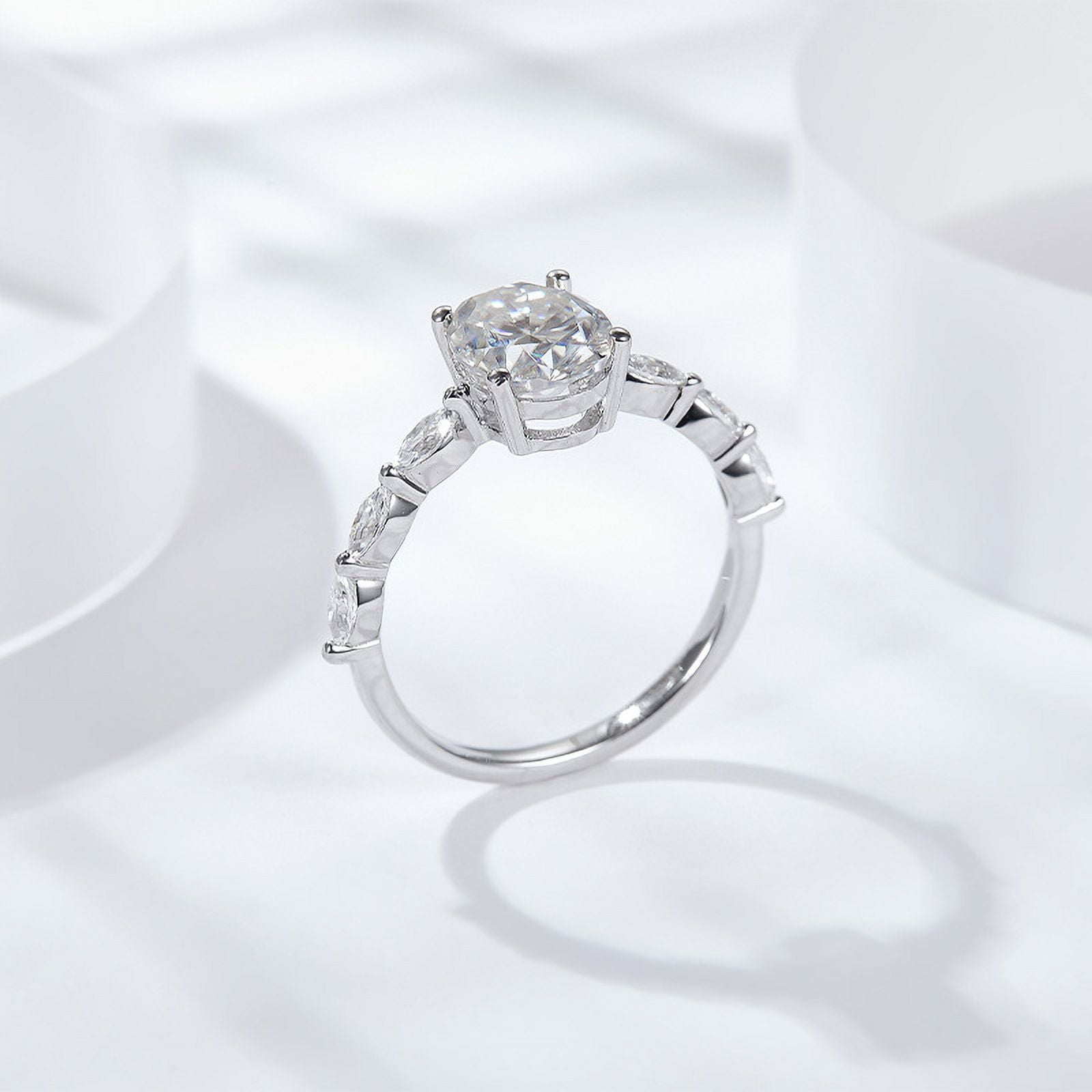 2 Carat Moissanite Wedding Ring for Women Engagement Rings for Women Diamond 18K White Gold Plated 925 Sterling Silver Moissanite Diamond Promise Ring Womens Diamond Rings