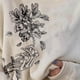 thumbnail image 3 of Sudadera con estampado de calavera para mujer, disfraz fácil, tops gráficos, jersey para Halloween Mano de caqui s, 3 of 5