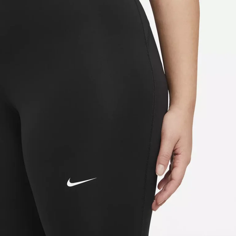Nike Women's Plus Size Pro Tight Fit Cropped Leggings Black