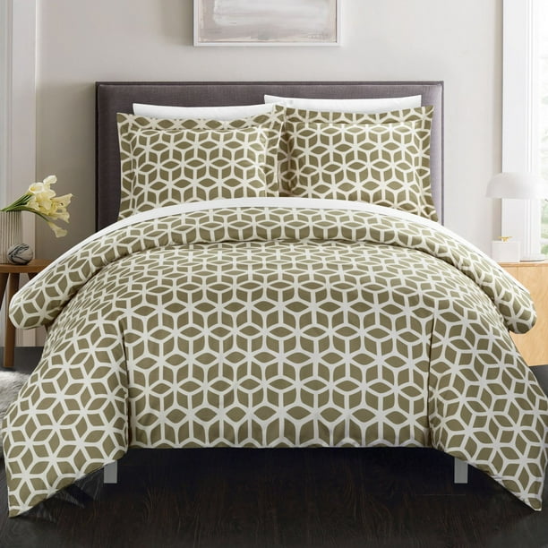 Lovey Reversible Duvet Cover Set by Chic Home