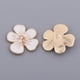 thumbnail image 4 of 10 botones de perla de 5 pétalos con parte trasera plana para broches, joyas para el cabello y pendientes. Blanco, 4 of 9