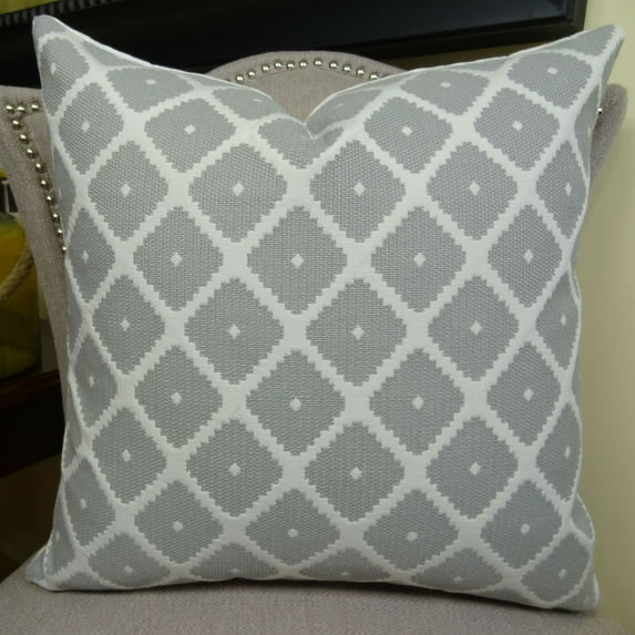 Thomas Collection Gray White Geometric Designer Throw Pillow - 11196
