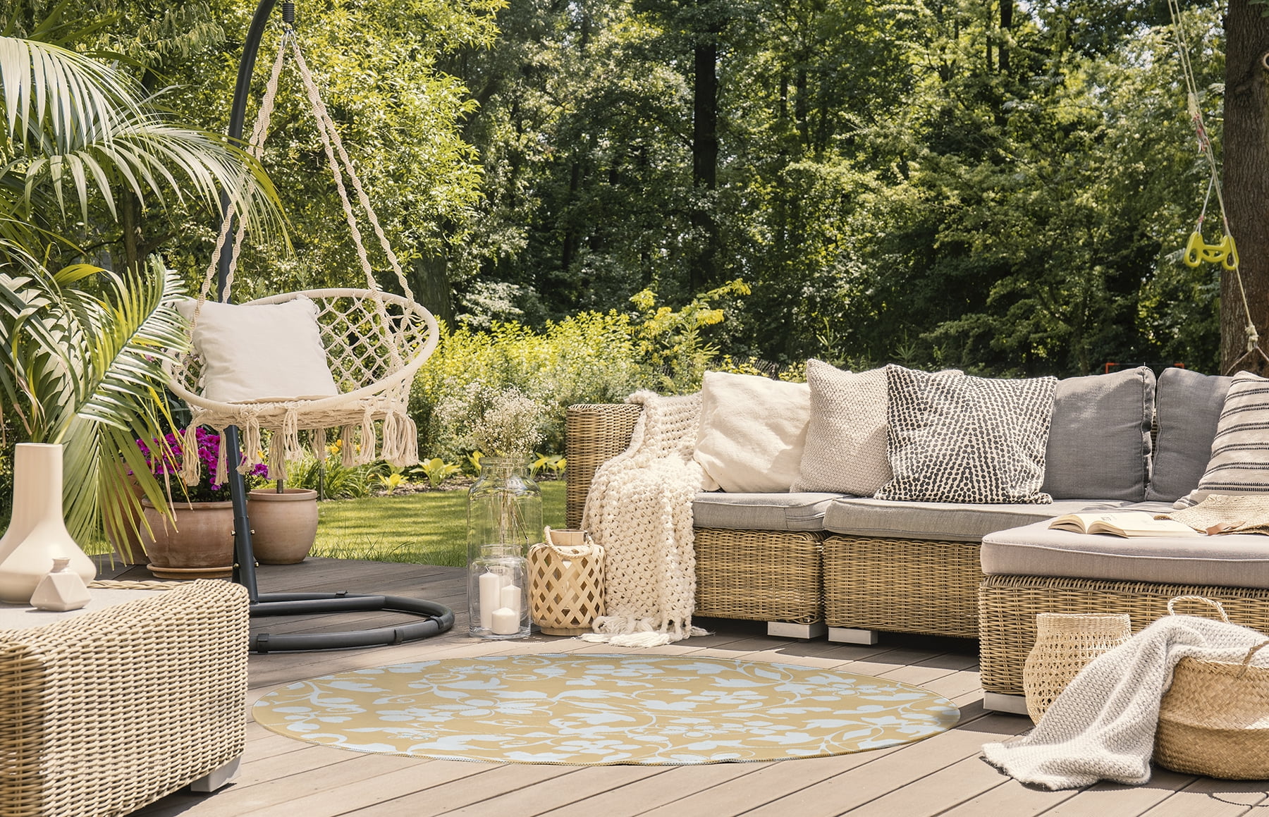 Simply Daisy 5' Round Corn Yellow Evelyn Spring Chenille Indoor/Outdoor Rug