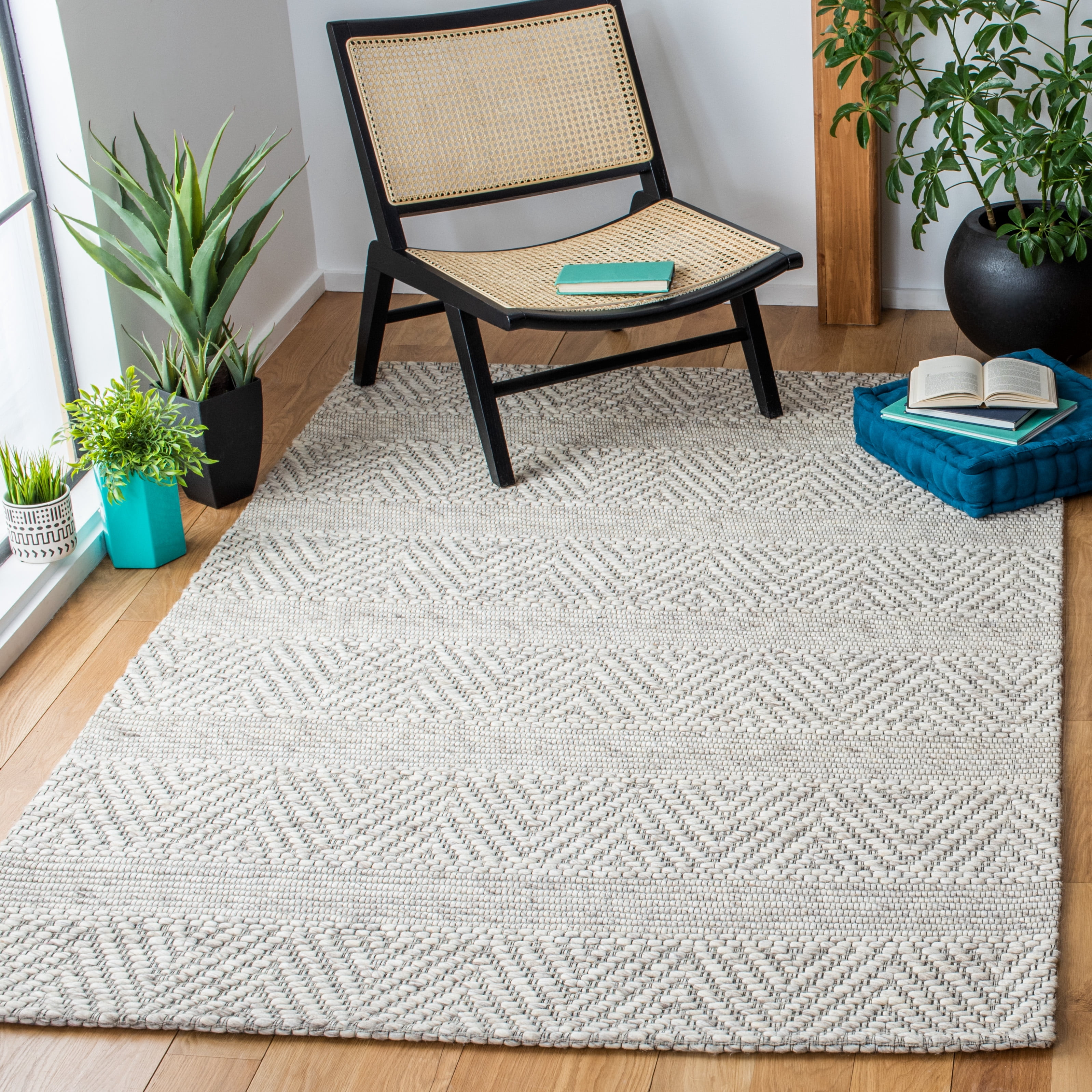SAFAVIEH Marbella Keeleigh Diamond Area Rug, Beige/Light Grey, 5' x 8'