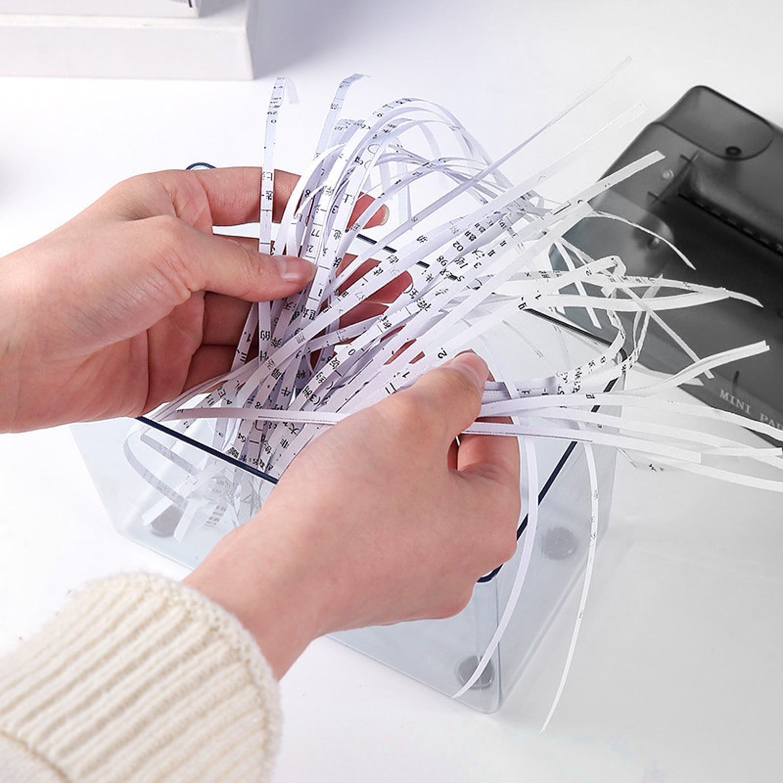 A6 Mini Manual Paper Shredder Portable Hand Crank Document Shredder for Home Office Receipt Bill Confidential Shredding