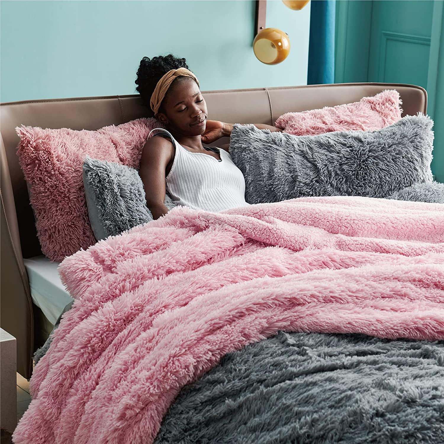 HTOOQ Soft Fuzzy Faux Fur Sherpa Fleece Queen Size Throw Blanket Pink Warm Thick Fluffy Plush Cozy Reversible Shaggy Blanket for Sofa and Bed Comfy Furry Blanket Full 90x90 inches Pink 90x90