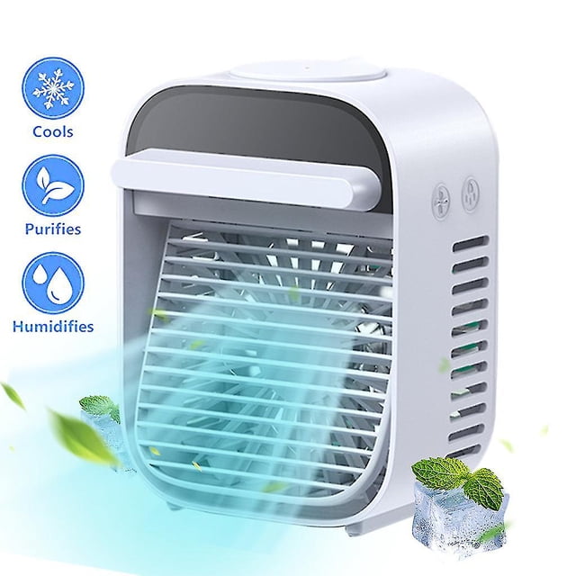 mini ventilador de refrigeración usb rojo verde purificación y humidificación del aire multicolor, vista frontal 3/4 de un enfriador evaporativo USB portátil con rejilla frontal y ventilador interno, tanque de agua de 180 ml, ranuras laterales, control electrónico de 3 velocidades y toma USB; dimensiones 122 x 99 x 169 mm, adecuado para escritorio y viajes cortos en espacios personales.