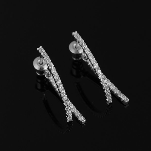 Pendientes de clip para la oreja con espiral antimosquitos de una pieza, sin perforaciones, sencillos y adelgazantes, con forma de cruz