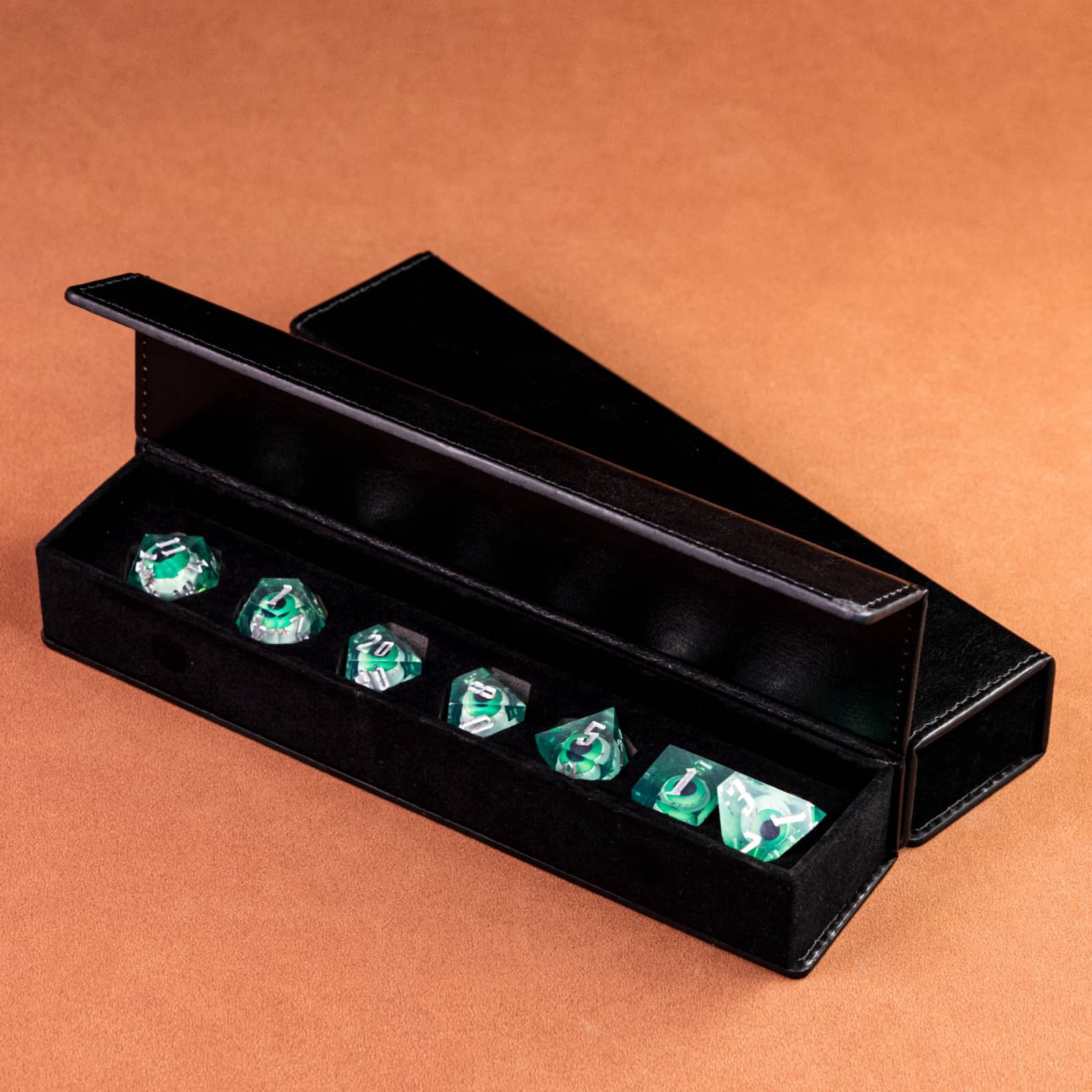 Cusdie Sharp Edges DND Dice, Death Peeping Eyes Liquid Core Dice, 7 PCs D&D Dice, Handcrafted Polyhedral Dice Set, for TTRPG Role Playing Game Pathfinder