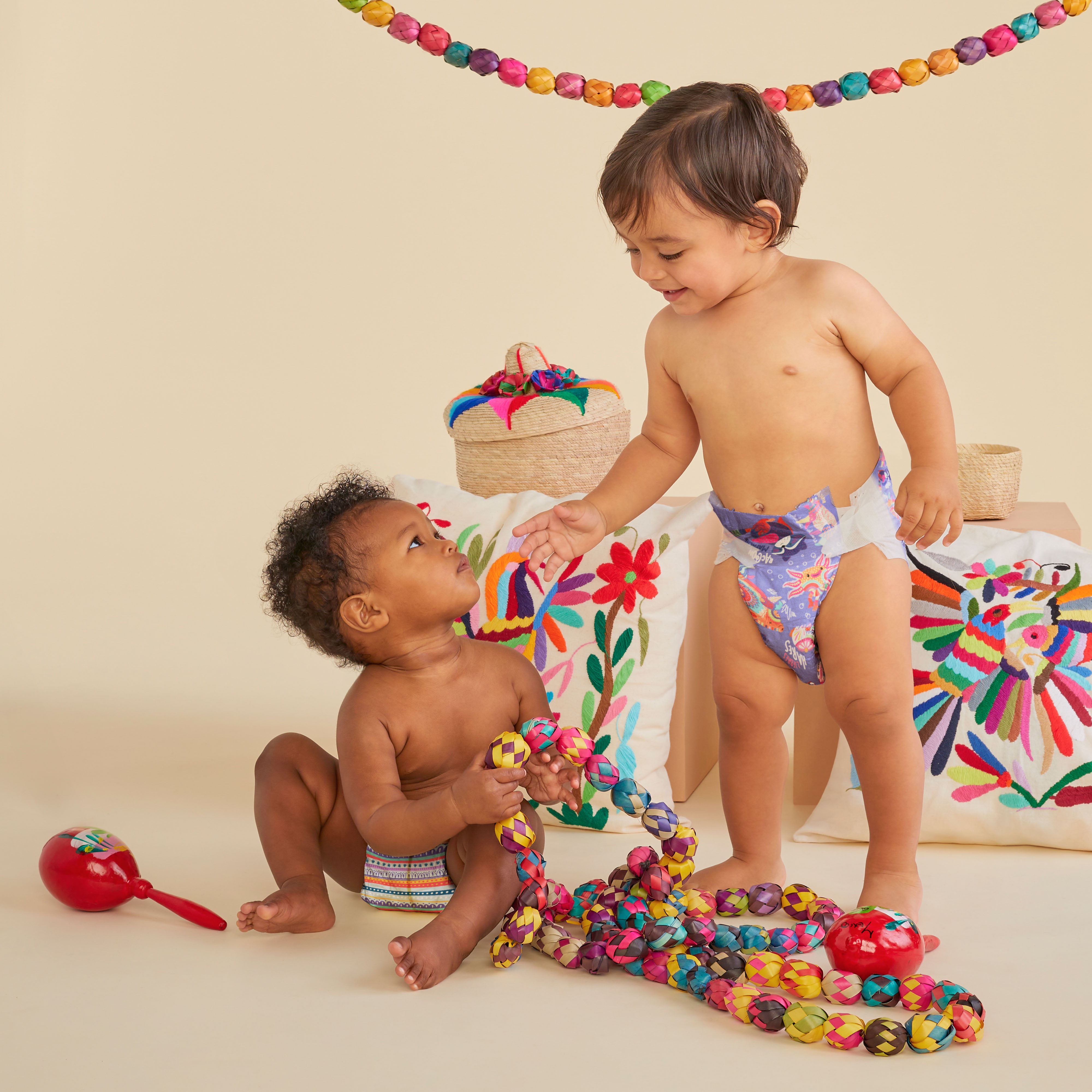 The Honest Company, Clean Conscious Diapers™, Alebrijes Magicos + Colores Misticos, Size 5, 66 Count Large Box