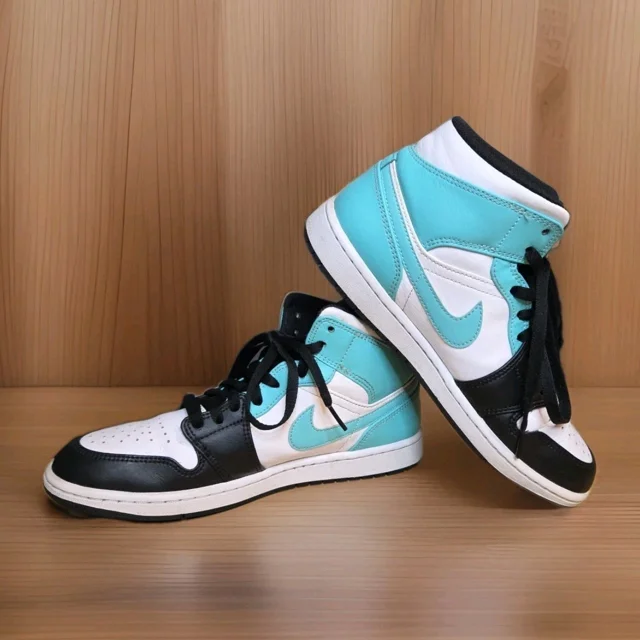A i r-Jor-dan 1 Mid Island Green - 554724-132 size 8.5