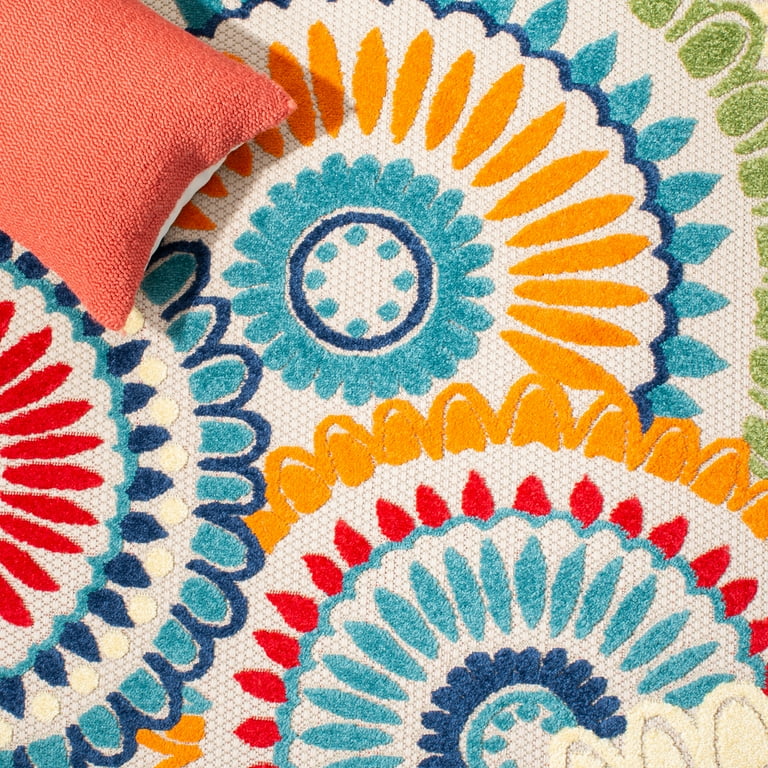 4' Round Ivory And Blue Round Floral Indoor Outdoor Area Rug 4' Round Ivory And Blue Round Floral Indoor Outdoor Area Rug