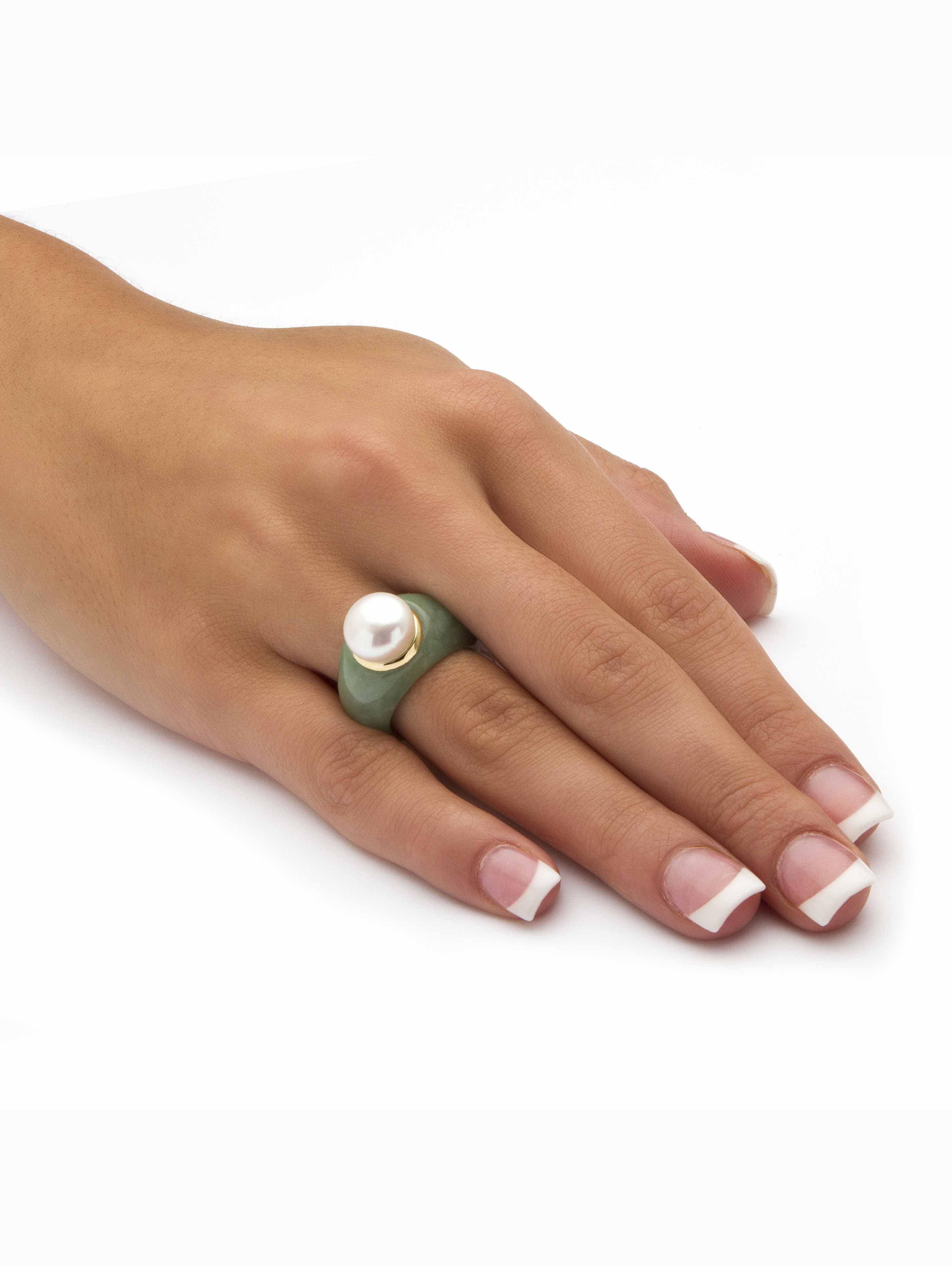 PalmBeach Jewelry Round Cultured Freshwater Pearl set in Genuine Black or Green Jade Ring 10k Yellow Gold