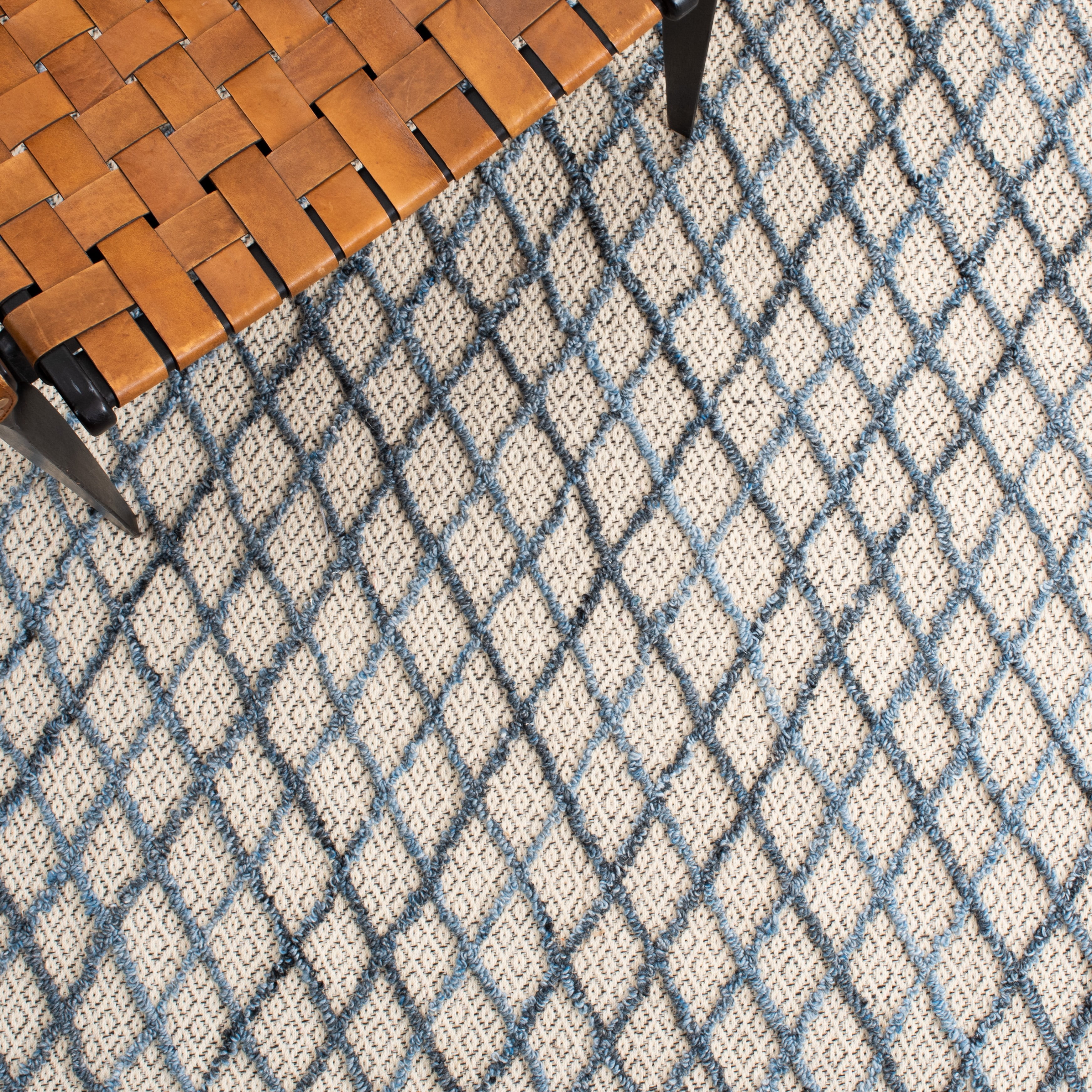 SAFAVIEH Trace Ilarion Geometric Area Rug, Blue/Black, 8' x 10'