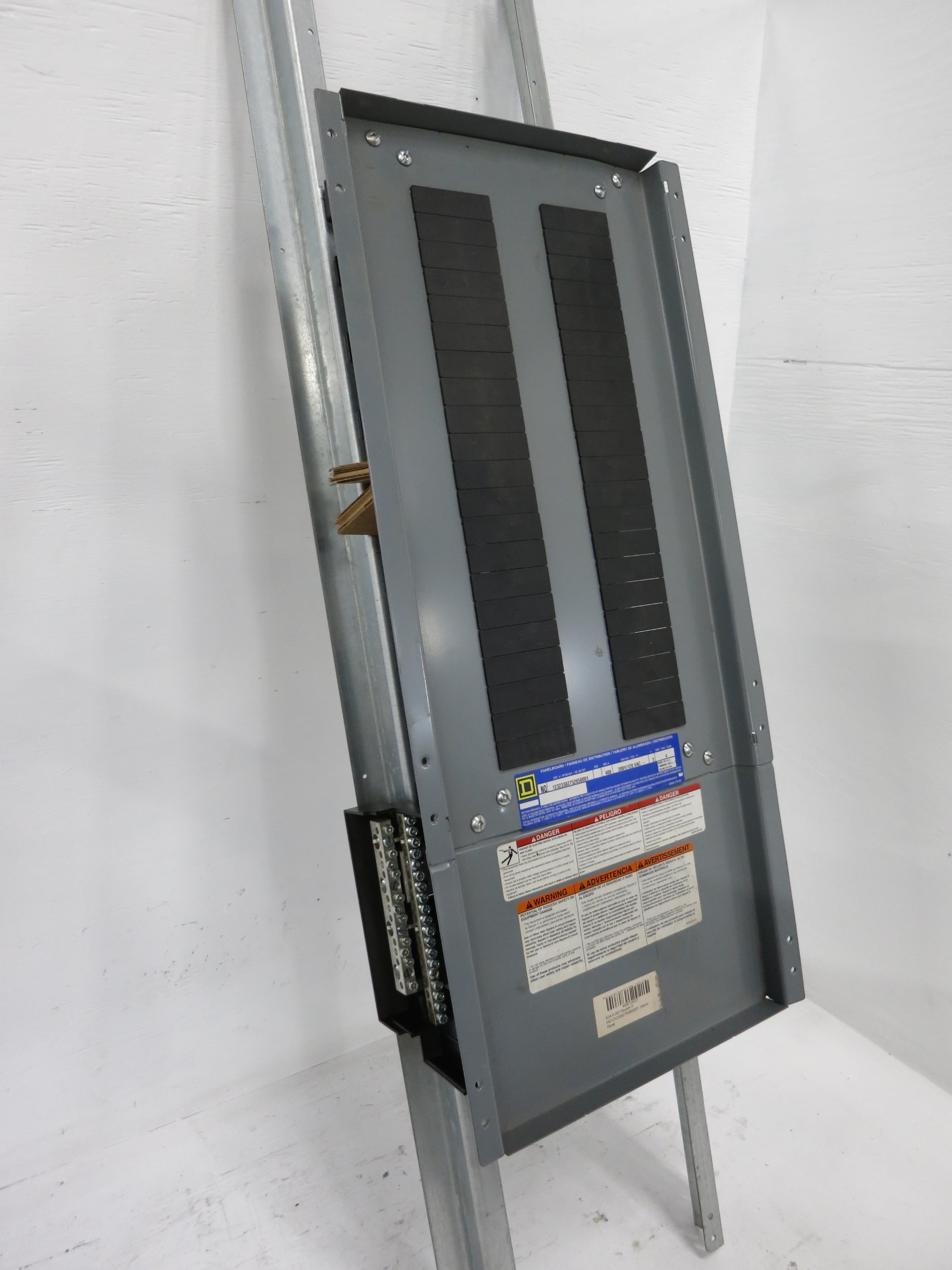 Square D 400A NQ MLO Breaker Panel Interior 208/120 V 400 Amp