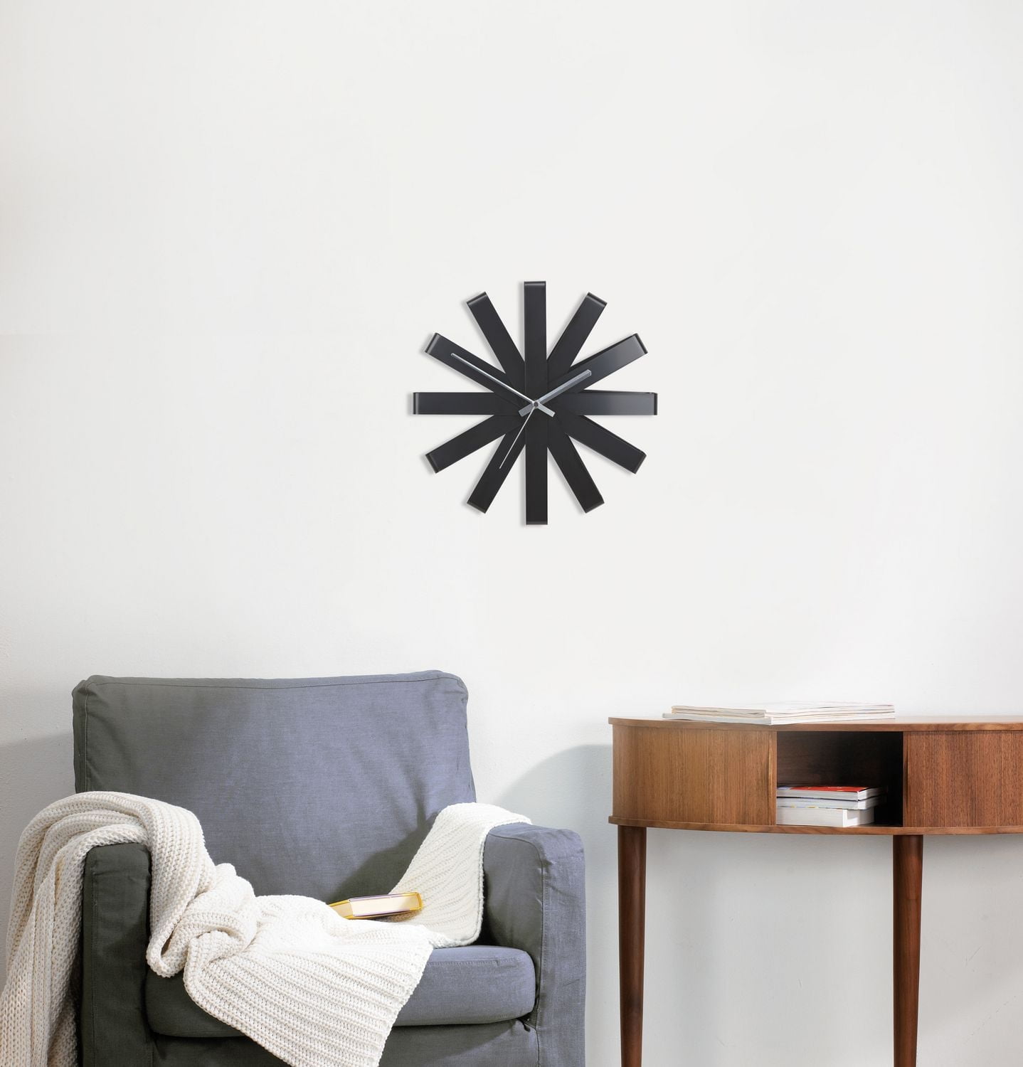 Ribbon Wall Clock 12In Black