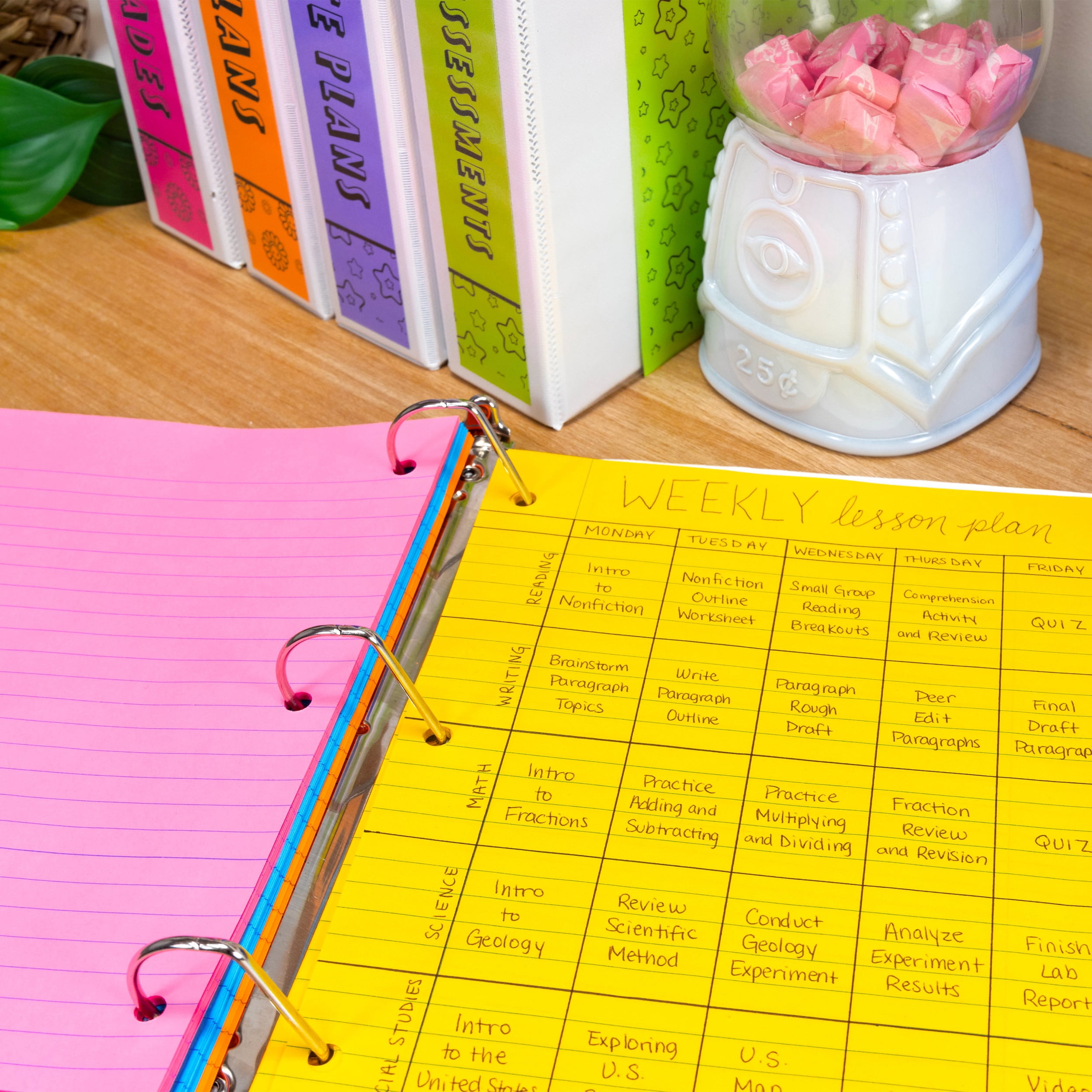 Astrobrights Wide Ruled Filler Paper, 24 lb./89 gsm, 4-Color Assortment, 100 Sheets