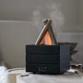 thumbnail image 2 of Humidificador de Llama, Difusor de Aceites Esenciales con Control Remoto y Luz, Color Negro., 2 of 5