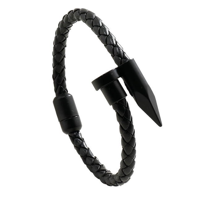 pulsera para hombre de clavo piel vegana y acero inoxidable, modelo pulsera de clavo, brazalete de cuero piel vegana vista 3/4; brazalete trenzado negro de piel vegana con dije en forma de clavo y cierres magnéticos de acero inoxidable con baño negro IP, textura trenzada visible sobre fondo blanco; suele emplearse también como accesorio urbano para complementar estilos modernos.