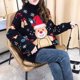 thumbnail image 3 of Suéter con estampado de dibujos animados de color rojo navideño para mujer, camiseta de punto de cuello alto para primavera y otoño, camiseta holgada con cuello redondo que combina con todo, 3 of 4