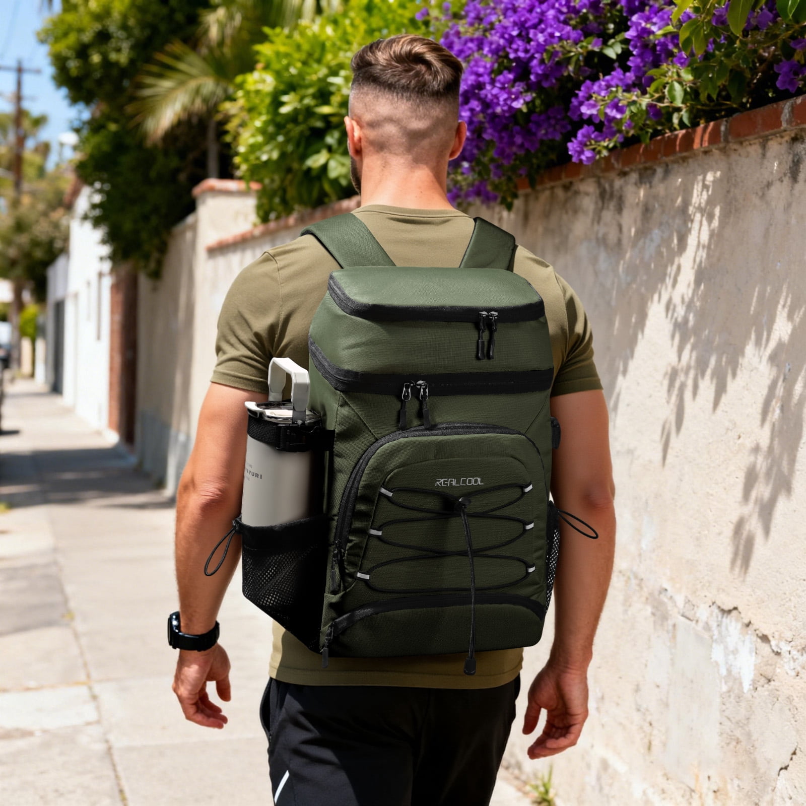 Realcool Backpack Cooler，33 Cans Insulated Leakproof Soft Cooler Bag Lightweight Camping Beach Lunch Backpack for Men Women