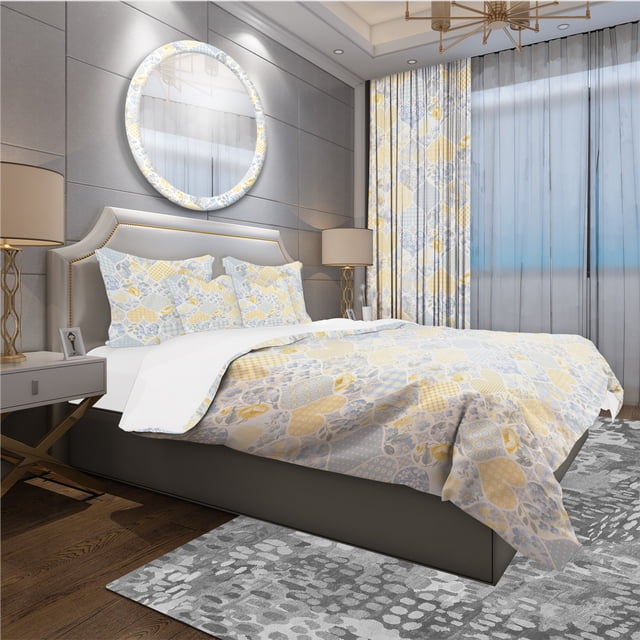 Designart 'Patchwork Pattern with Hearts' Patterned Bedding Set - Duvet Cover & Shams