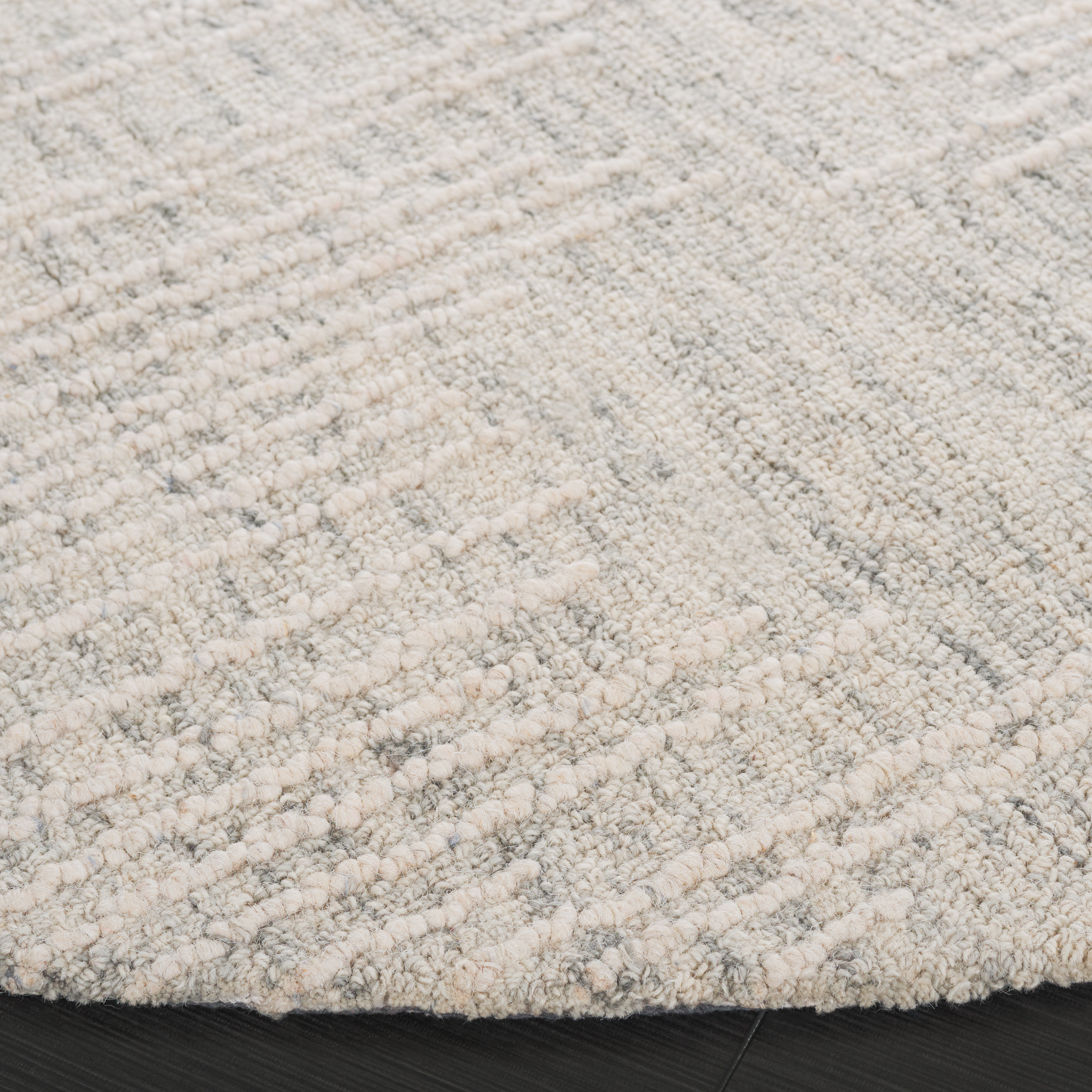 SAFAVIEH Abstract Nina Striped Geometric Area Rug, Light Gray/Ivory, 6' x 6' Round