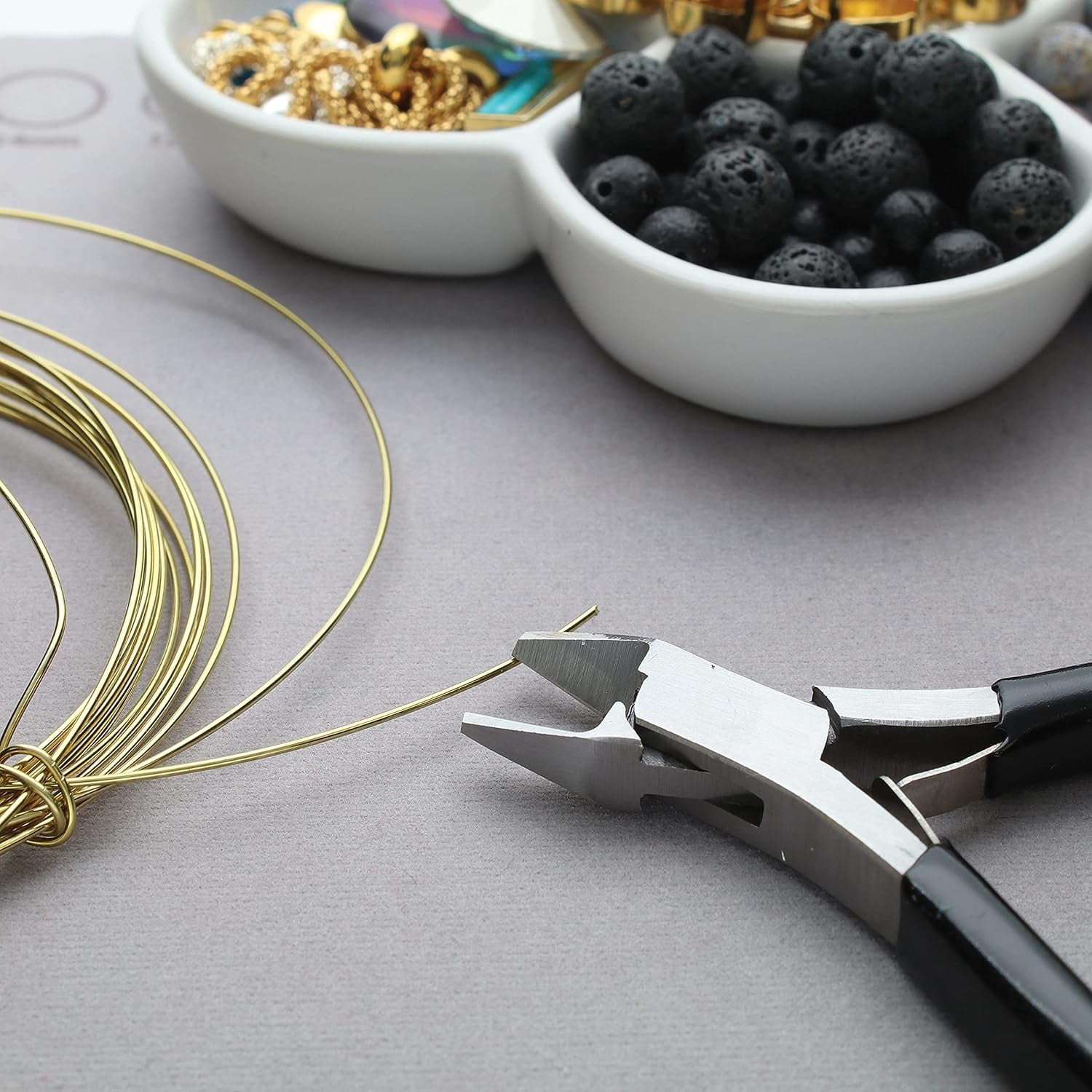 The Beadsmith Heavy Duty Side Cutter – Tungsten Carbide Blade – 4.5 inches (115mm) – Steel Head and Double-Leaf Spring – Designed to Cut Up to 16 Gauge Stainless Steel Wire –Tool for Jewelry Making