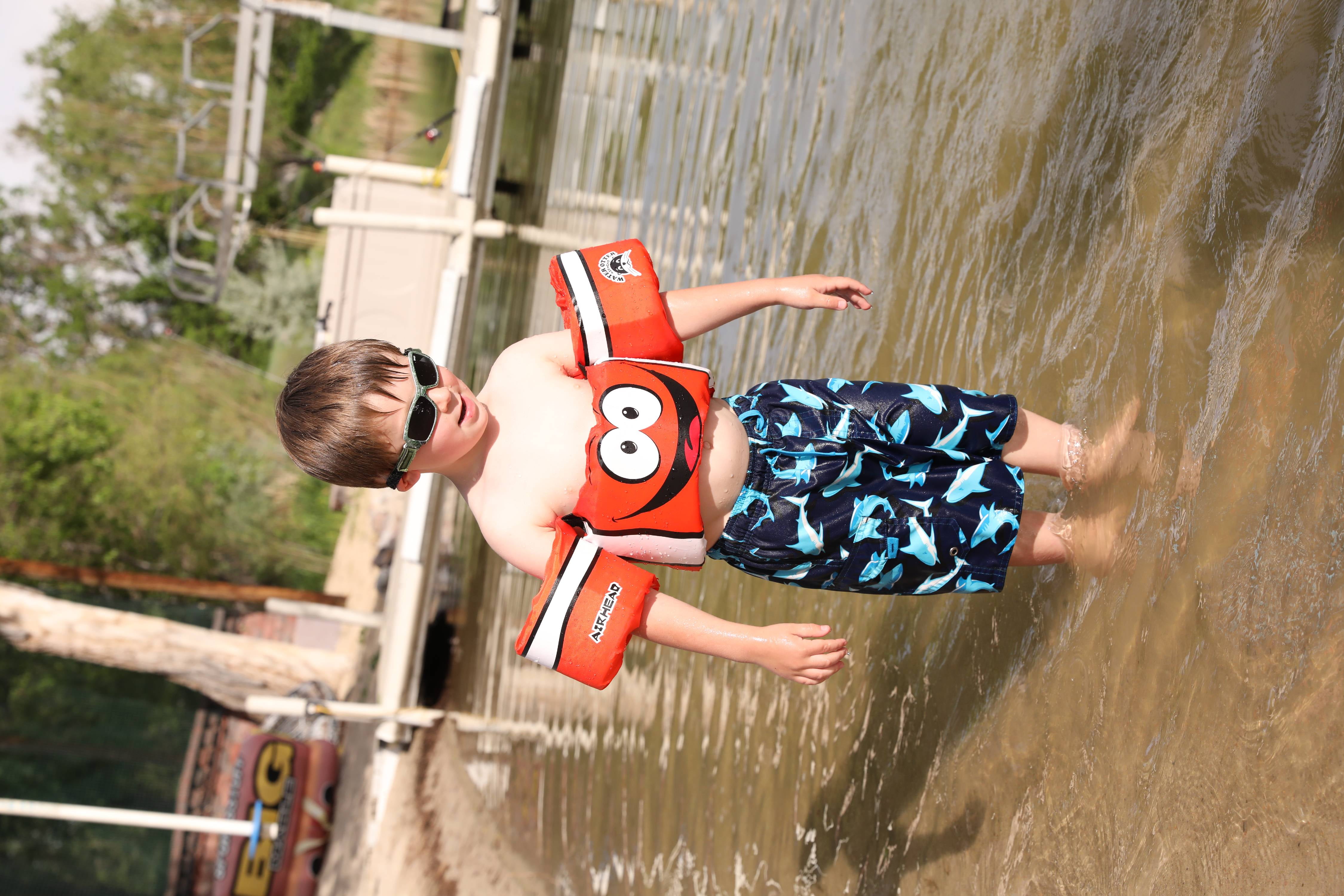 WATER OTTER Classic Child Life Vest, Clownfish