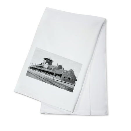 Great Northern Depot - Great Northern Railroad Train Depot in Everett, WA Photograph (100% Cotton Kitchen Towel)