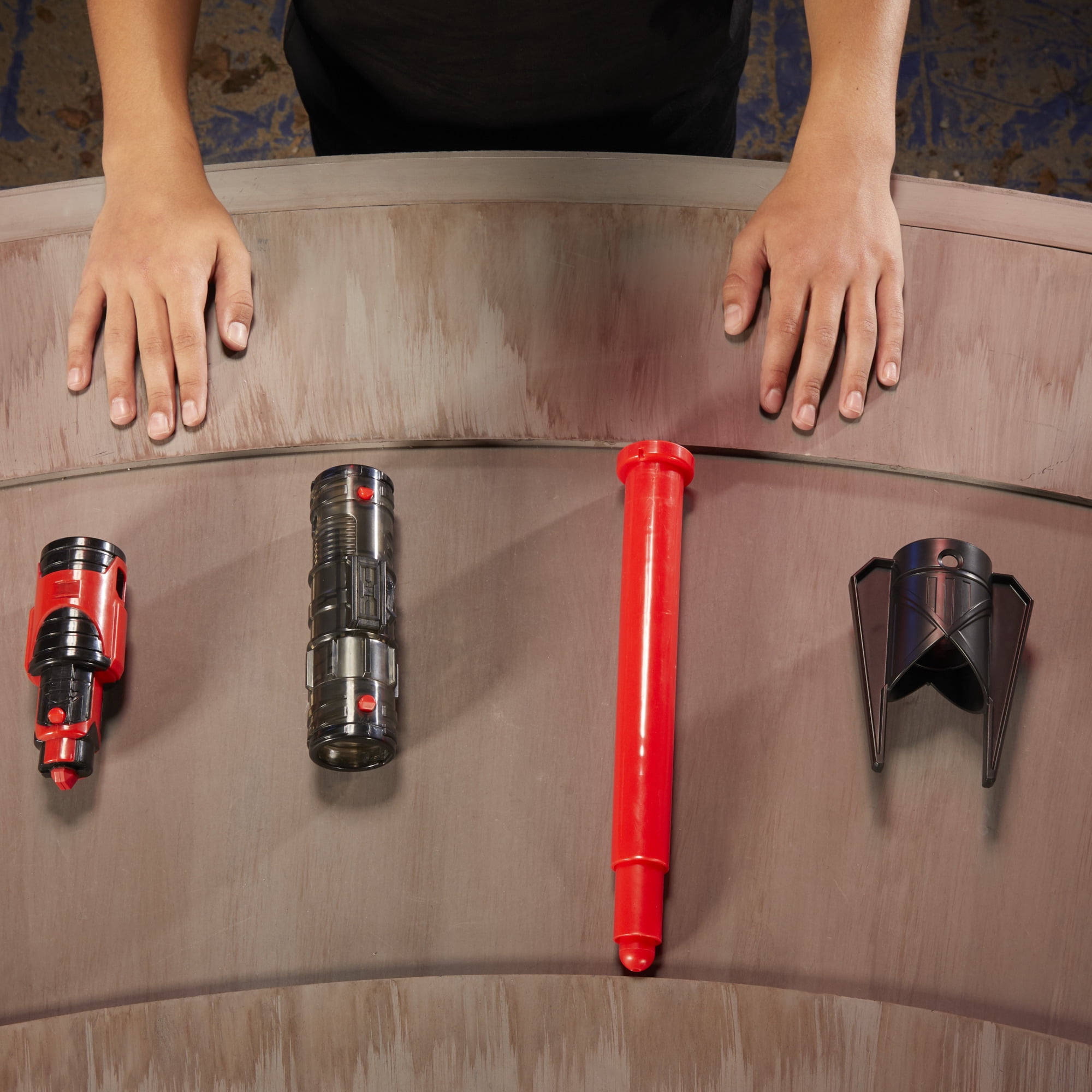 Star Wars Lightsaber Forge Kyber Core Dark Side Villains Pack, Red Customizable Lightsabers