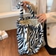thumbnail image 3 of Qarigey Bolso pequeño de moda para mujer con elegancia Retro, bolsos de moda Retro espaciosos, ligeros Bolsas de mensajero y de hombro vaca, 3 of 6
