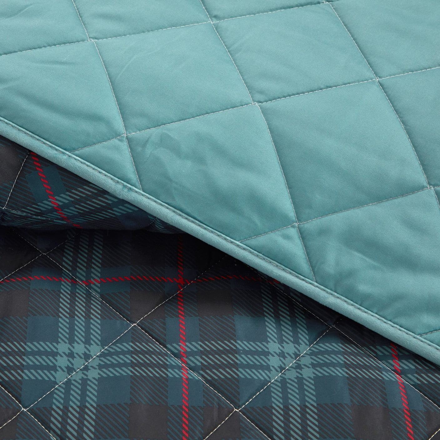Dearfoams Super Soft Blue Red Grey Diamond Stitching Plaid Quilt Set, King