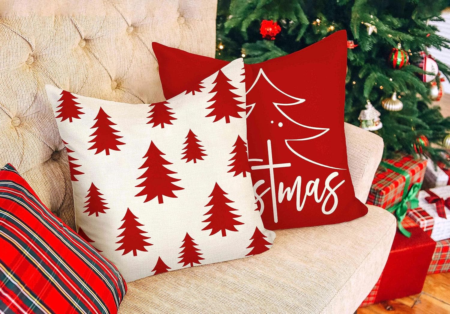Red Christmas Pillow Covers 18x18 Set of 4 Farmhouse Christmas Decorations Merry Christmas Tree Snowflake Winter Holiday Decor Throw Cushion Case for Home Couch S23C01
