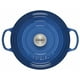 thumbnail image 2 of Horno holandés redondo Signature de hierro fundido esmaltado Le Creuset, 5,5 cuartos, color Marsella, 2 of 5