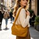 thumbnail image 5 of Bolso bandolera acolchado de nailon para mujer – Bolso cruzado de color liso para ir al trabajo, bolso pequeño de gran capacidad para guardar artículos esenciales diarios., 5 of 6