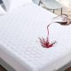 thumbnail image 1 of Protector de colchón impermeable Mooreeke King Size, 1 of 6